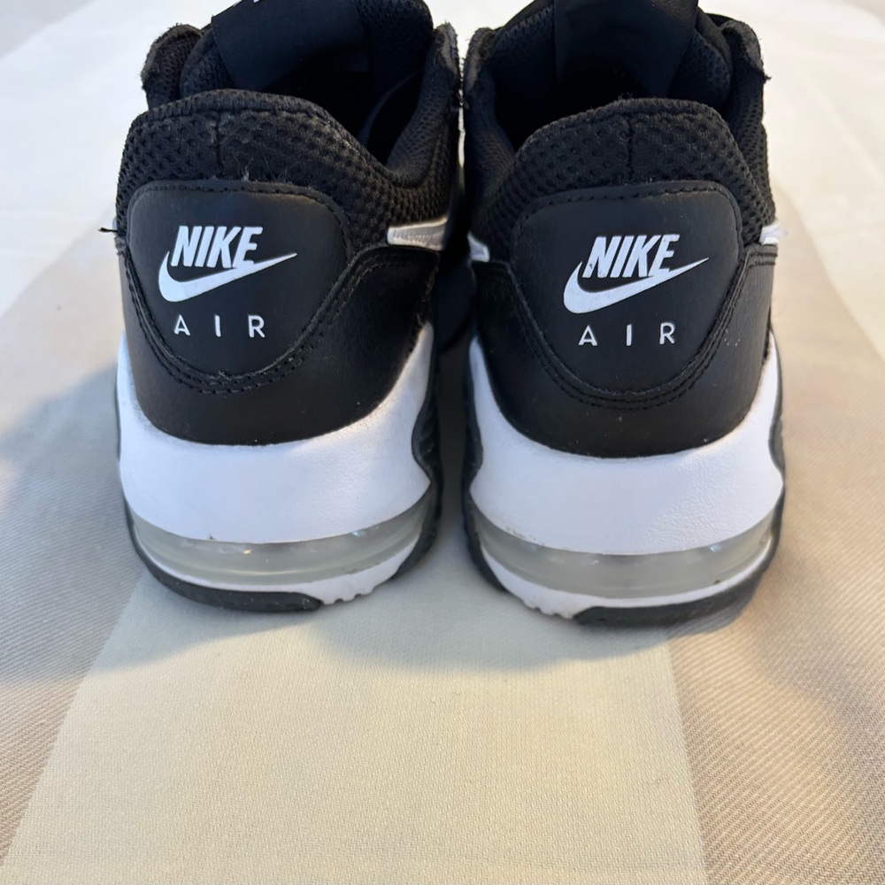 Women’s Nike Air Max Sneakers - Picture 3 of 5